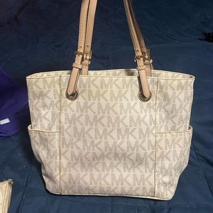 Michael Kors purse & matching wallet!